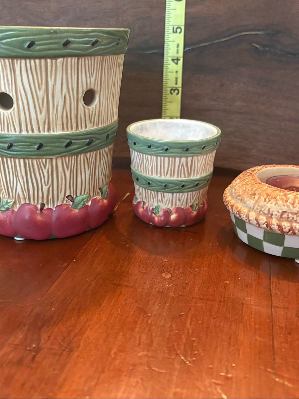 Yankee Candle Ceramic Apple-Themed Wax Warmer & Matching Holders - Picture 5 of 7